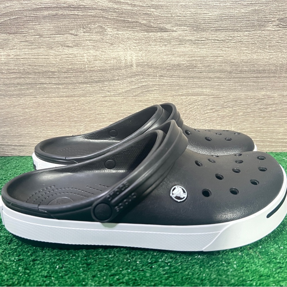 Crocs Crocband II Shoes Men's 10 Black White Comfort Clog Slip On Sandals Water